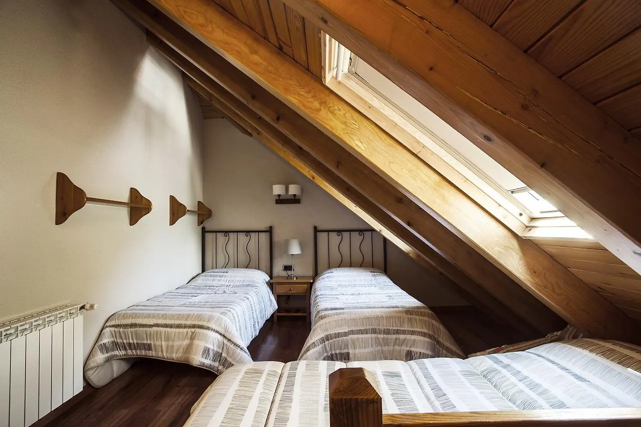 Hostal La Placa Erill la Vall Guest house